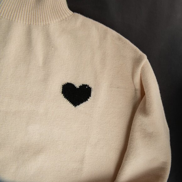 Turtleneck Sweater with Black Heart Cream M - Picture 3 of 7
